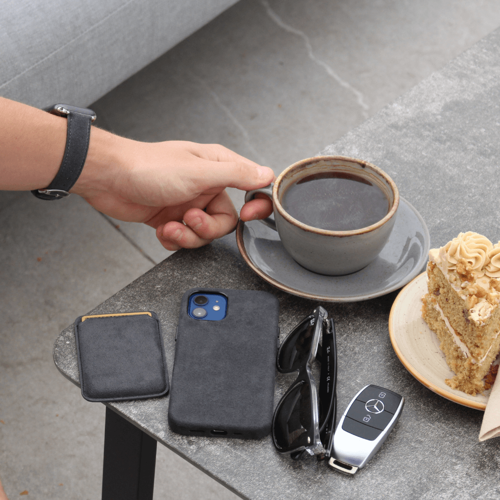 Alcantara MagSafe Wallet - Space Gray Edition