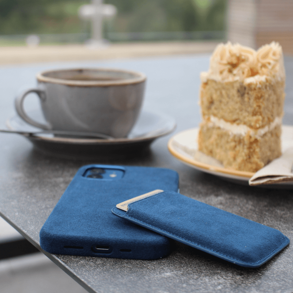 Alcantara MagSafe Wallet - Midnight Blue Edition