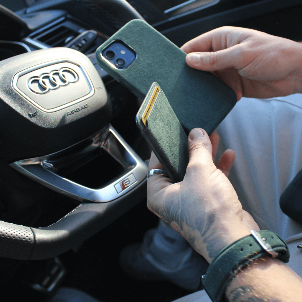 Alcantara MagSafe Wallet - Forest Green Edition